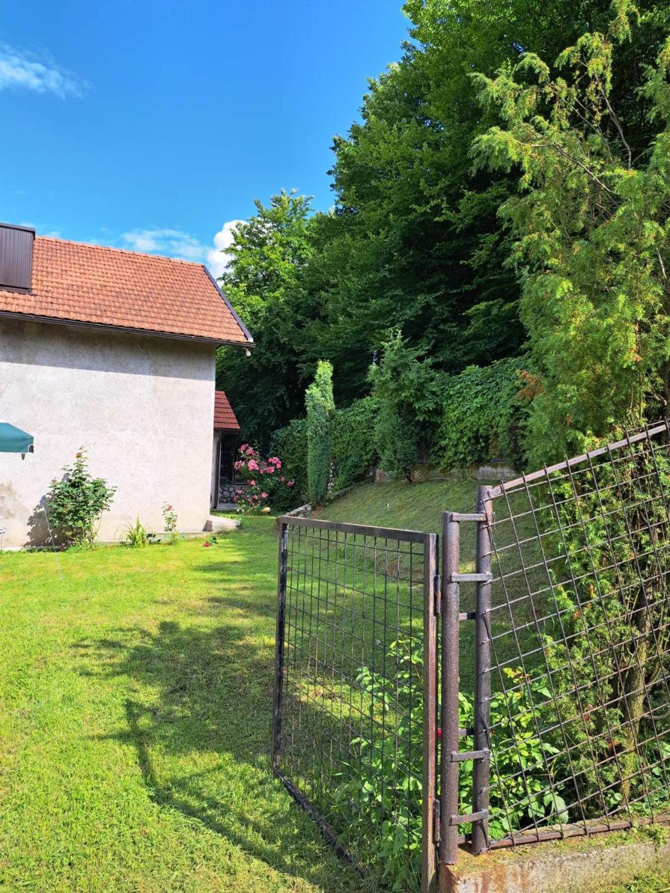 Vila Mala Farma Nani Visoko Exteriér fotografie