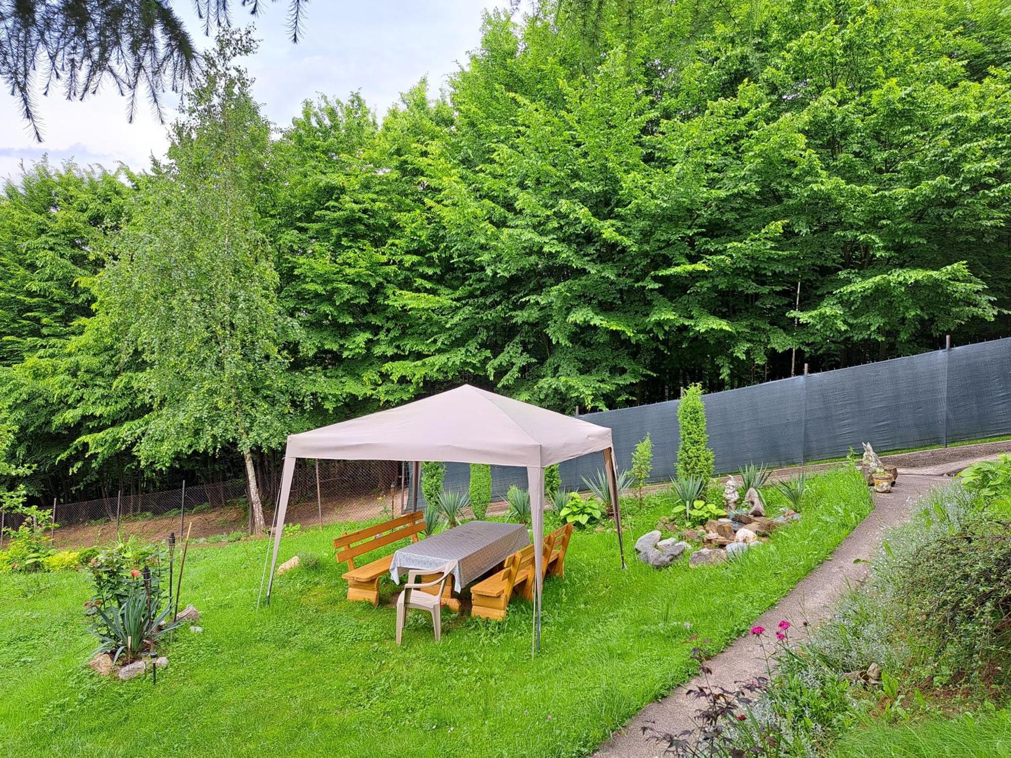 Vila Mala Farma Nani Visoko Exteriér fotografie